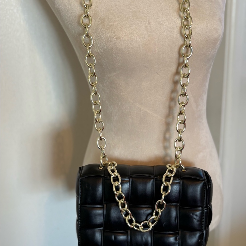 Elegant Black Quilted Chain Bag